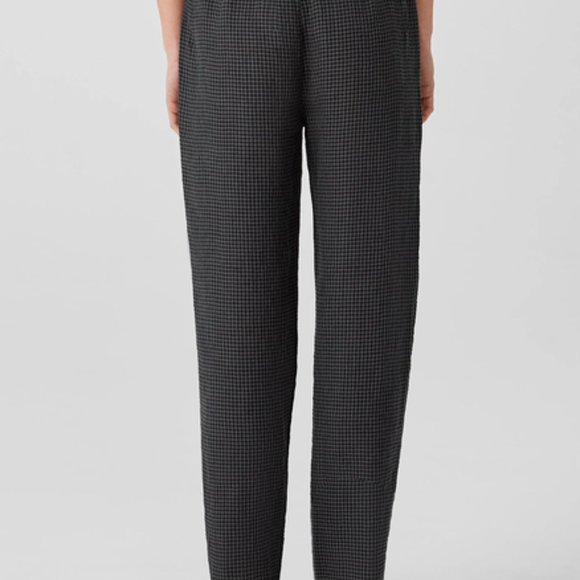 Puckered Organic Linen Tapered Pant - Picture 2 of 6